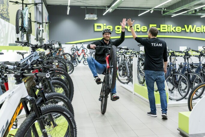 Mitarbeiter Verkauf im Einzelhandel / Bekleidung (m/w/d), 1. Bild